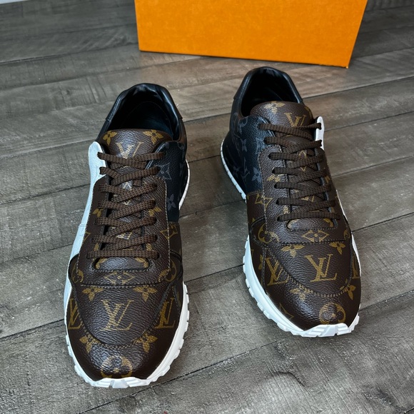 Louis Vuitton Runaway
Trainer Monogram Leather
100% Authentic Sz 11 - Picture 2 of 8